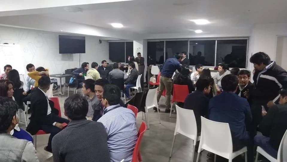 Portada de Meetup Mayo - 2019: Hablemos sobre contenedores en Azure y RPA